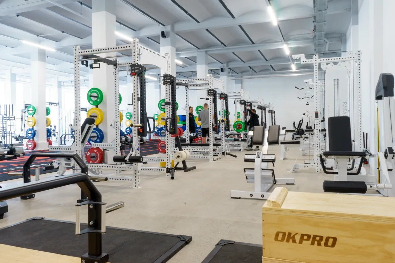 Trainingsbereich nahe dem Eingang im Peakformance Studio